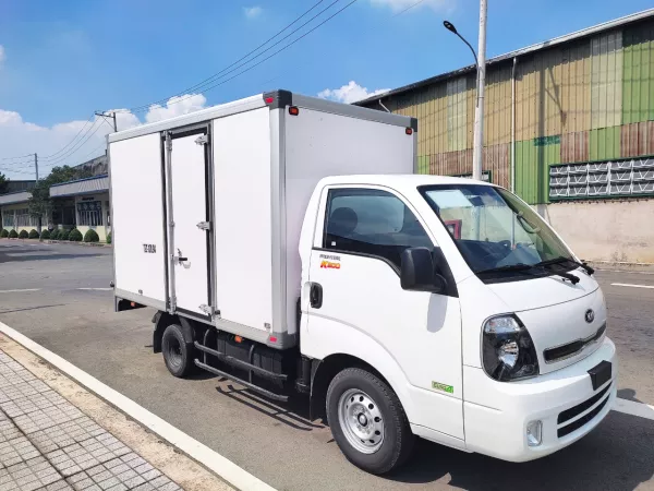 Dịch vụ thay Kính chắn gió xe tải KIA K200 tận nơi